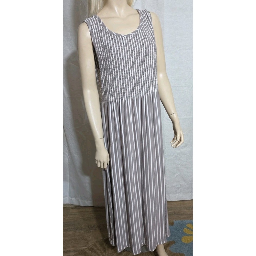 North Style Sleevelss Maxi‎ Dress Tan White Striped Smocked Top Womens Size Med